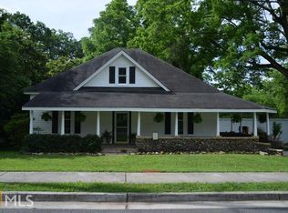 108 Summer St, Adairsville, GA 30103