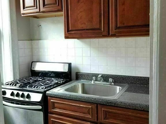 2nd image of 2110 Westbury Ct APT 6S