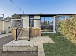 703 Sunnypoint Dr, Newmarket, ON
