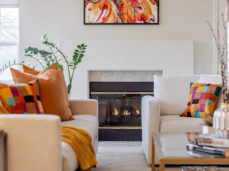 525 Swallowtail Ct — Photo 3