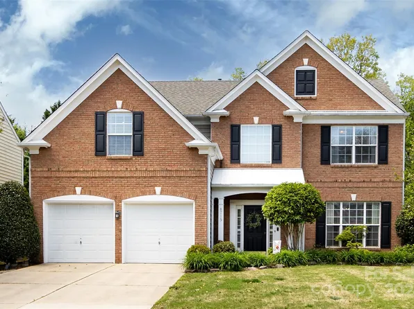 8715 Darcy Hopkins Dr, Charlotte, NC 28277