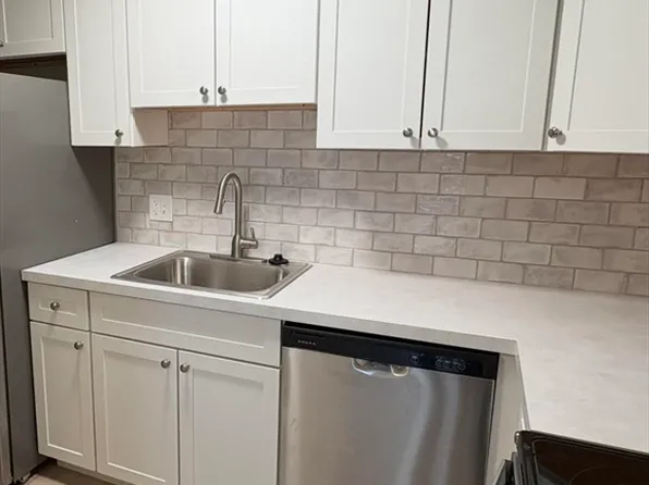 23 Davis Rd APT C15, Acton, MA 01720
