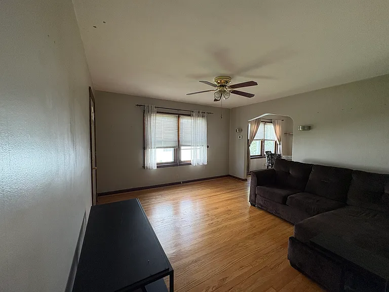 627 Linden St — Photo 6