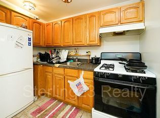 31-32 31st St #2A, Astoria, NY 11106