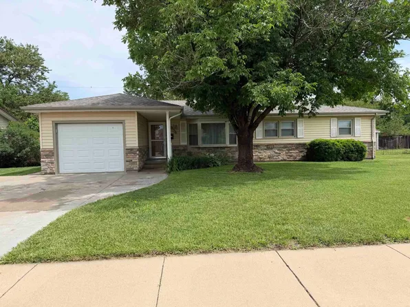 5954 Aspen Dr, Great Bend, KS 67530