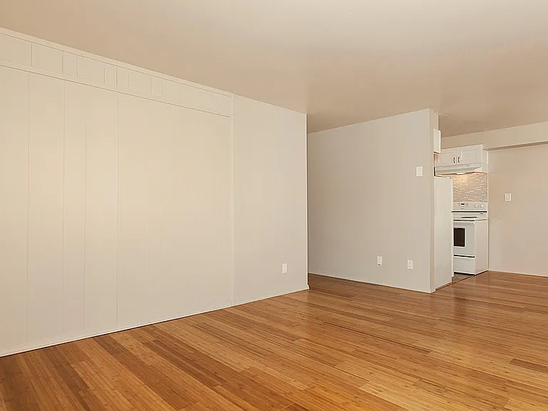 951 N 42nd St — Photo 5