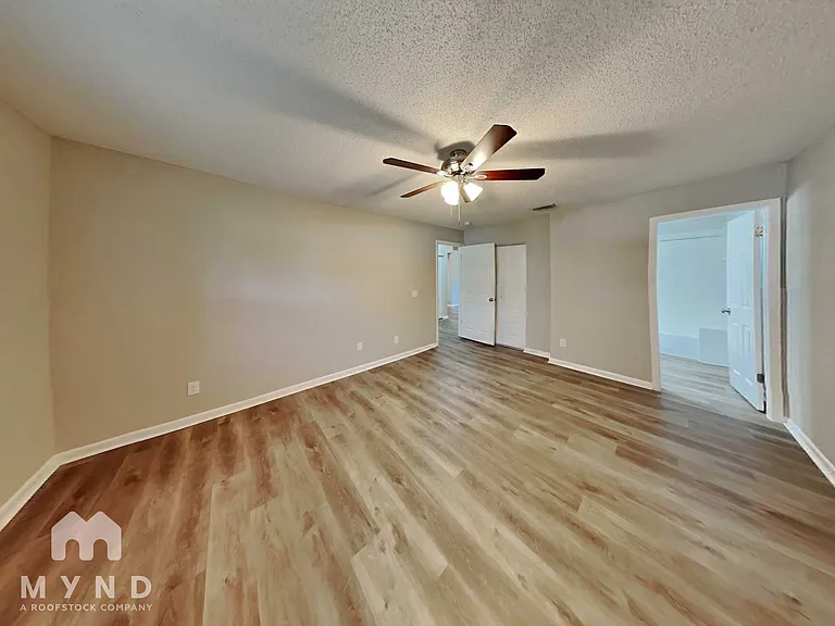 2125 Karen Dr — Photo 9