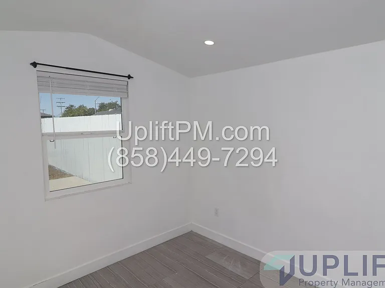 710 Church Ave — Photo 3