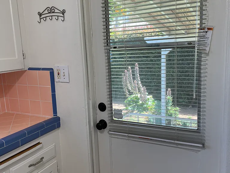 Aragon Dr — Photo 16
