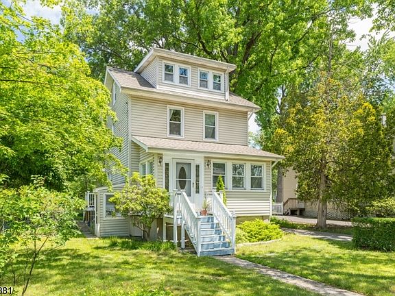 2nd image of 37 Fox Hill Rd