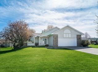 1565 Monarch St, Shakopee, MN 55379