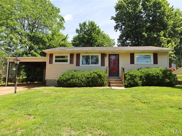 10359 Roscommon Dr, Saint Louis, MO 63123