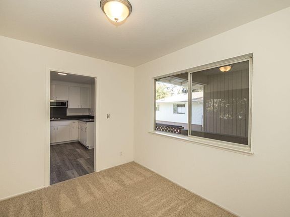 3rd image of 500 Palo Alto Ave #B