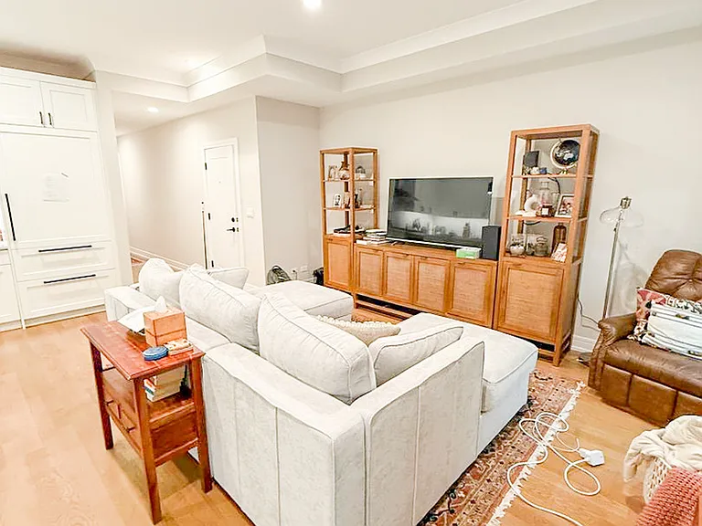 2244 N Kenmore Ave #2S — Photo 7