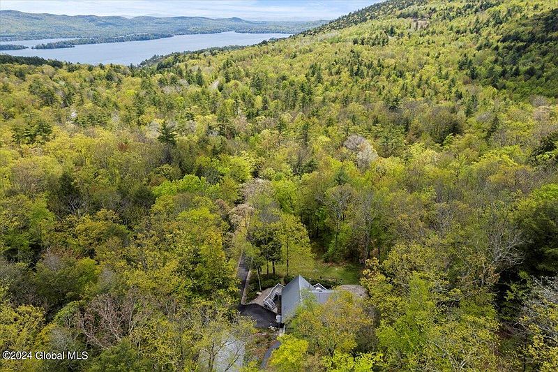 2nd image of 609 Diamond Point Road
