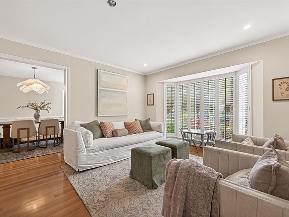 4th image of 10122 Pine Forest Rd