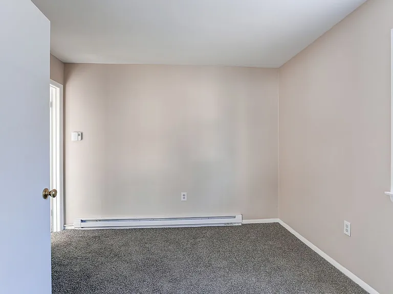 11 Poplar St — Photo 3