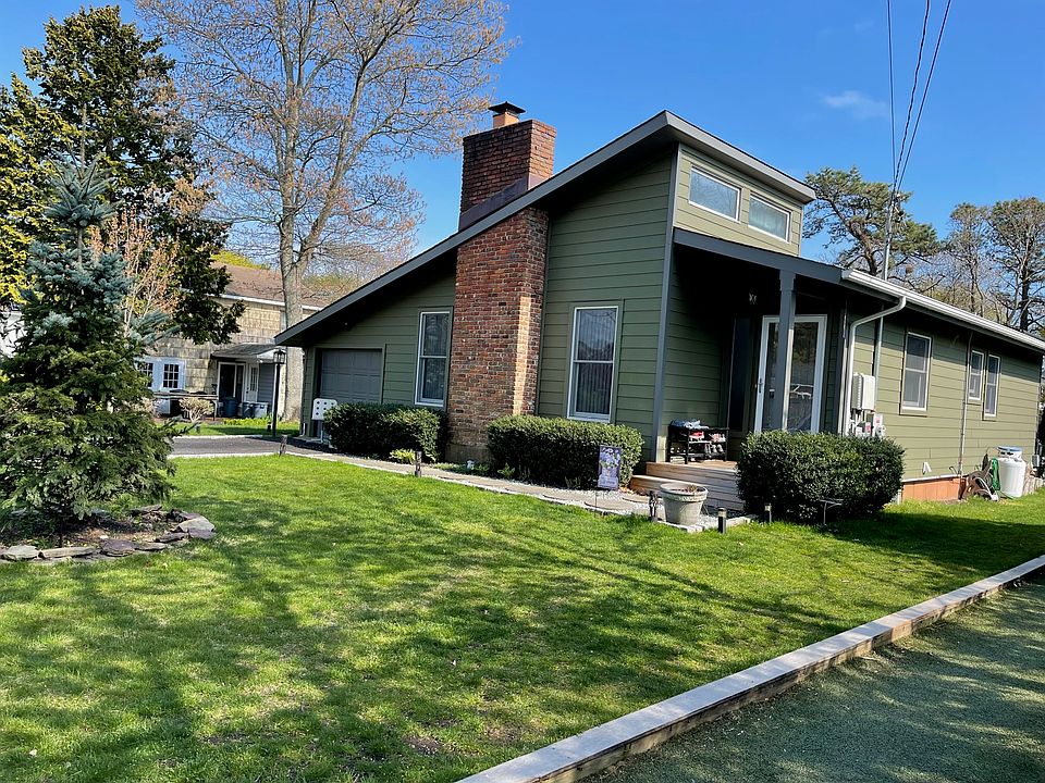 1st image of 15 Linda Ln