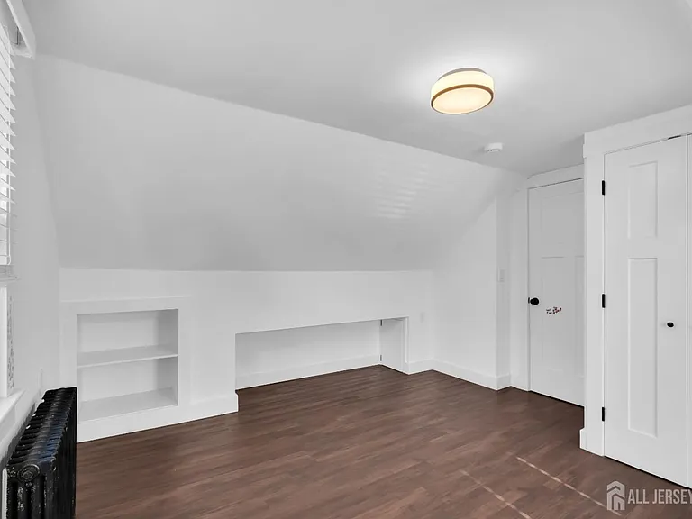 20 Burnet St — Photo 23