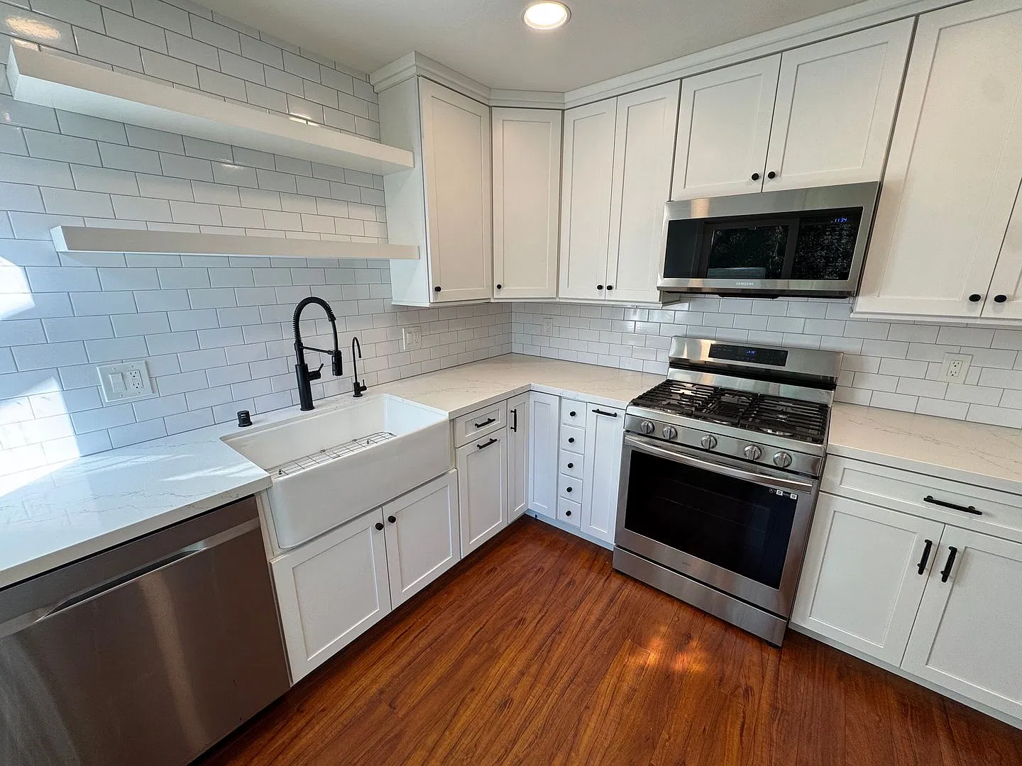Comfortable Oak Park Living Near Deerhill Park — Photo 2