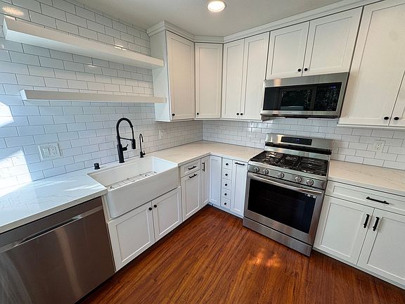 2nd image of 6860 Poppyview Dr