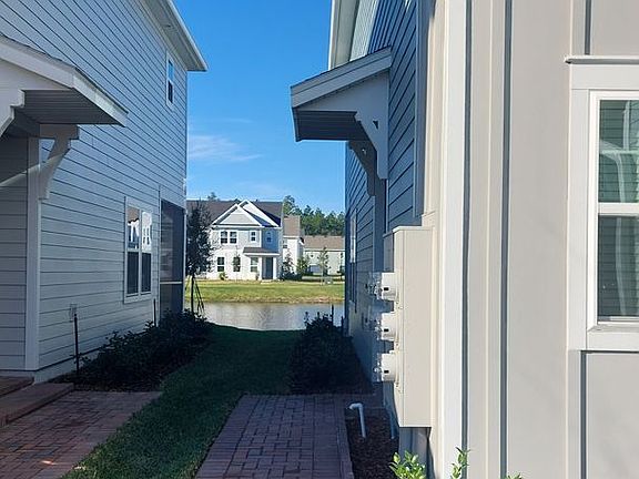 3rd image of 51 Carmella Ct