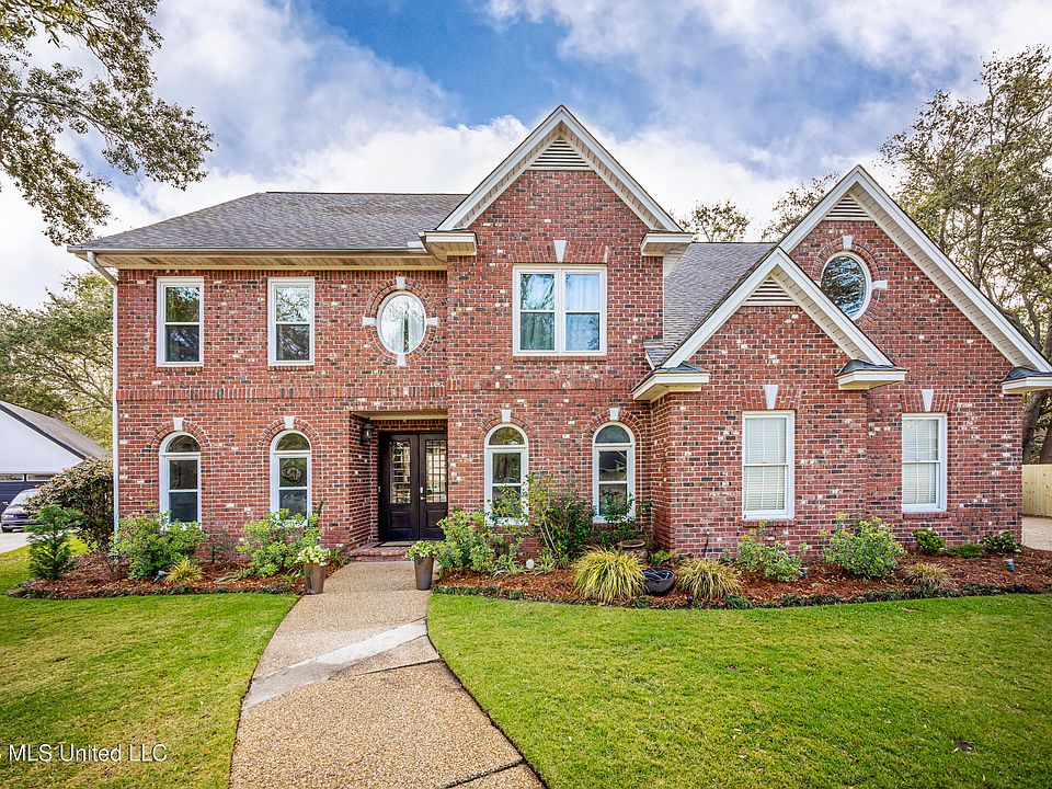 1st image of 2802 Cambrai Cir