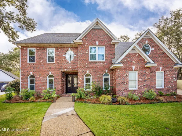 2802 Cambrai Cir, Ocean Springs, MS 39564