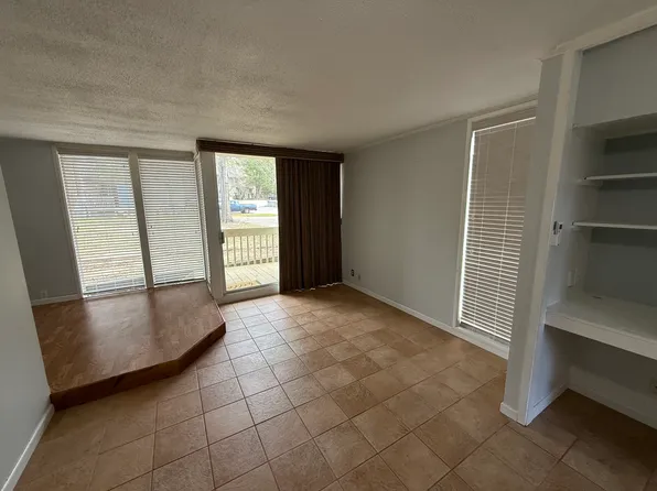 1035 Seacliff Dr N, Daphne, AL 36526