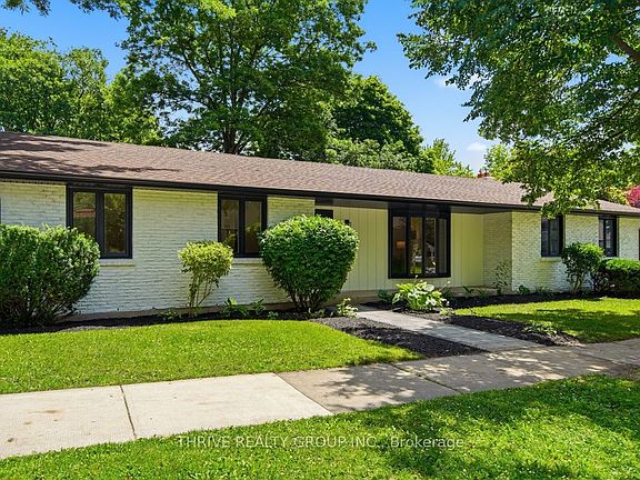 3rd image of 744 Barclay Rd