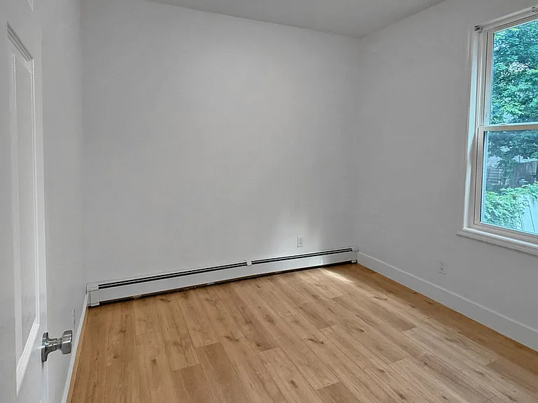 132 Bayview Ave #1 — Photo 12