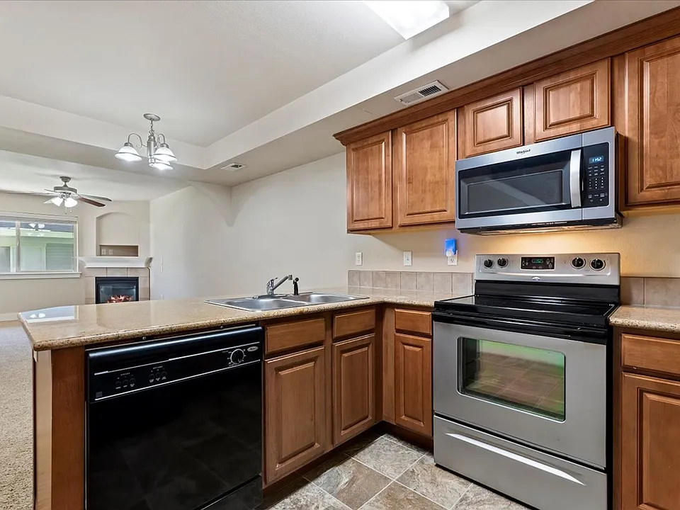 9824 W Rosecroft Ct