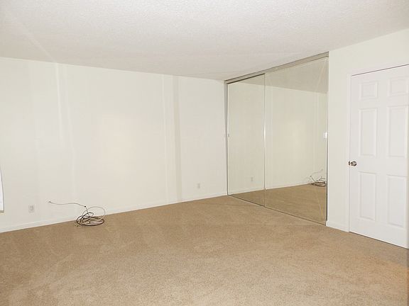 5th image of 433 Harlan St APT 105