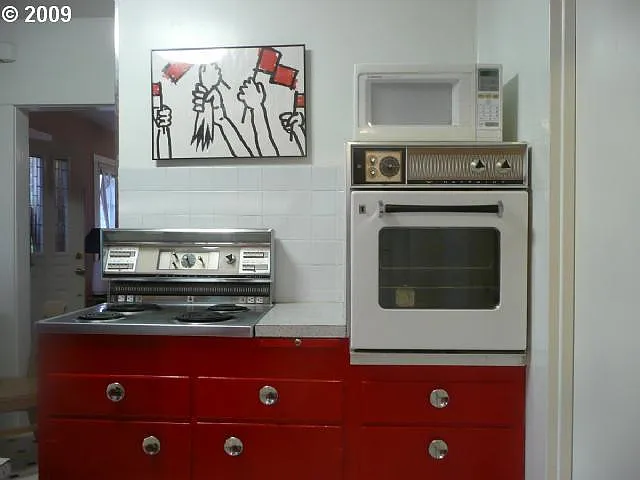 vintage electric stove and separate oven (no microwave)