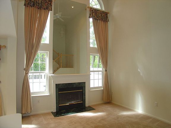 3rd image of 303 Tuxford Ct #144