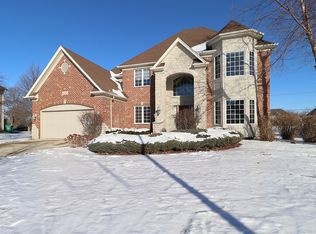 26025 W Whispering Woods Cir, Plainfield, IL 60585