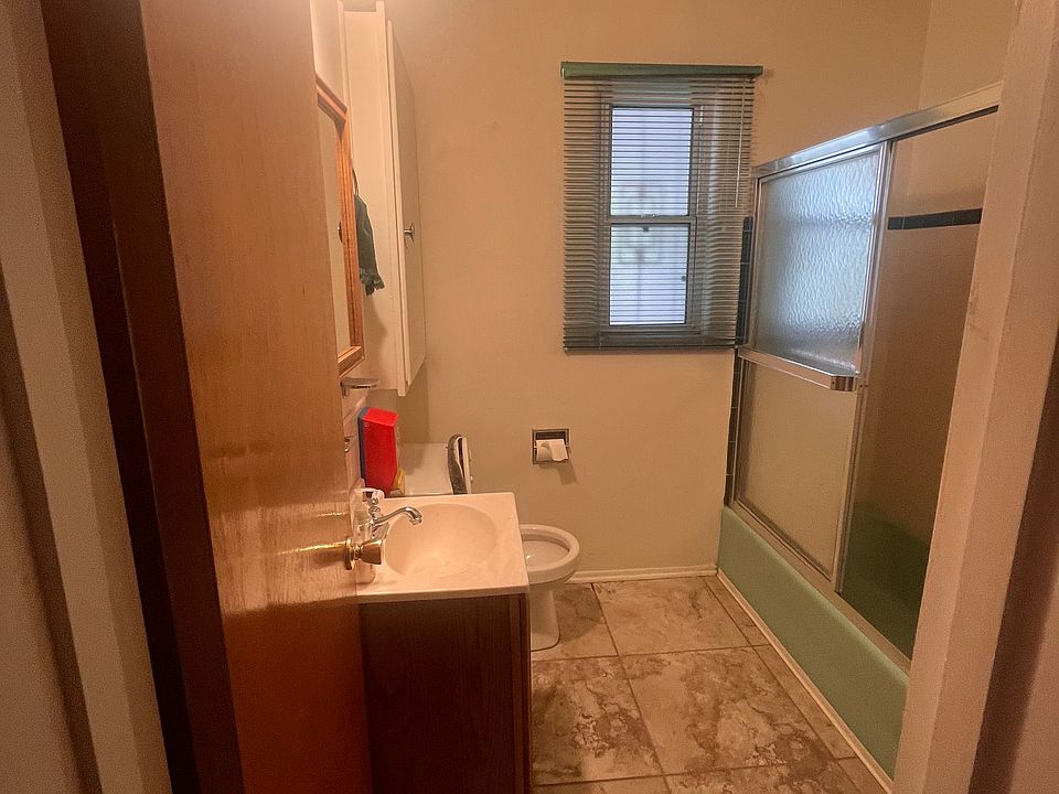 1st image of 2904 Arizona St NE