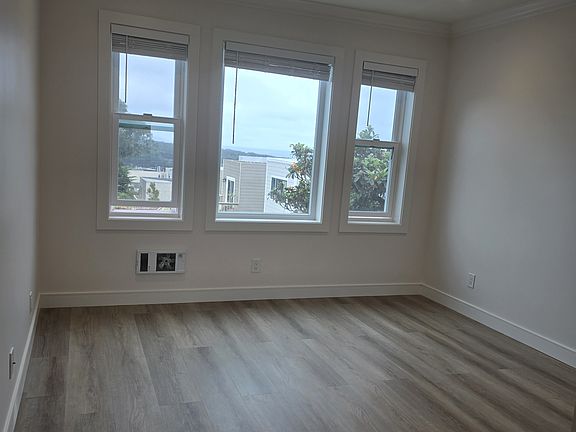 5th image of 4935 Anza St APT 2