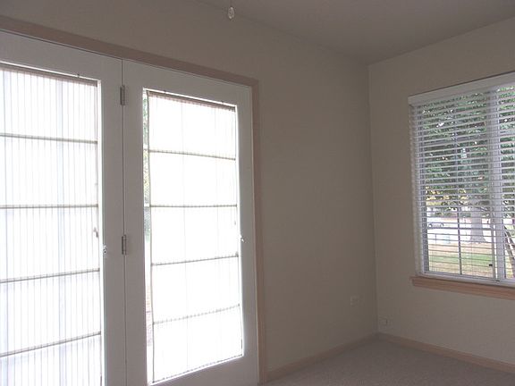 5th image of 1760 Willow Circle Dr #1760