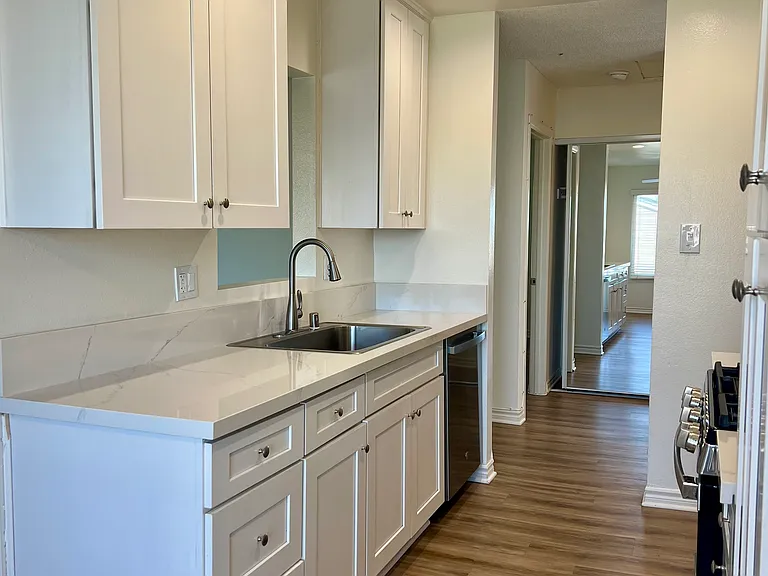 Sunrise Apartments — Photo 10