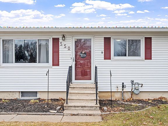 4th image of 550 20th St NE