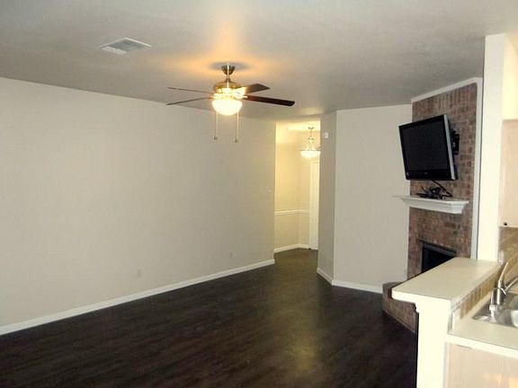 2nd image of 744 Mimosa Trl
