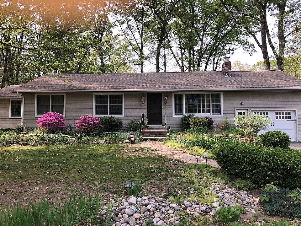 1st image of 2 Laurel Ln