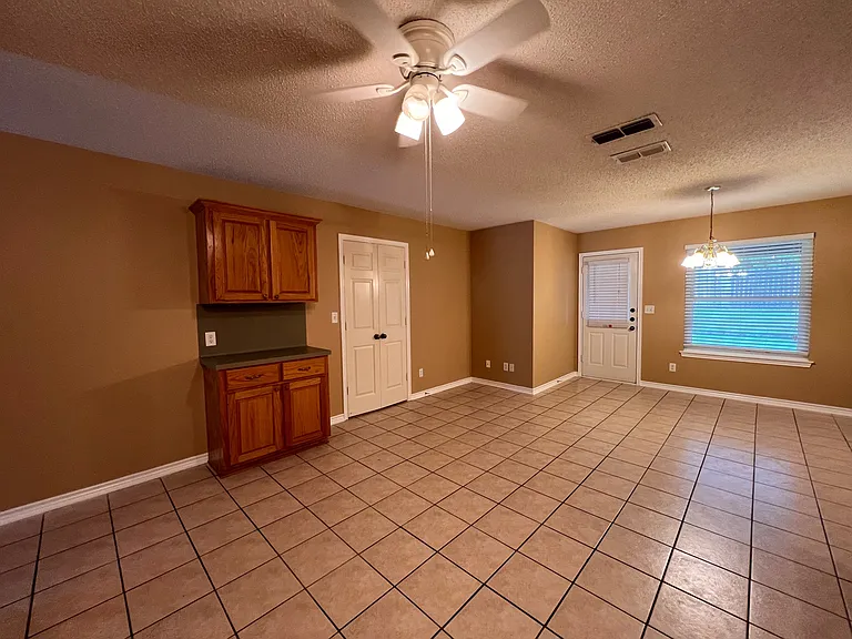 309 Laird Ln #105 — Photo 7