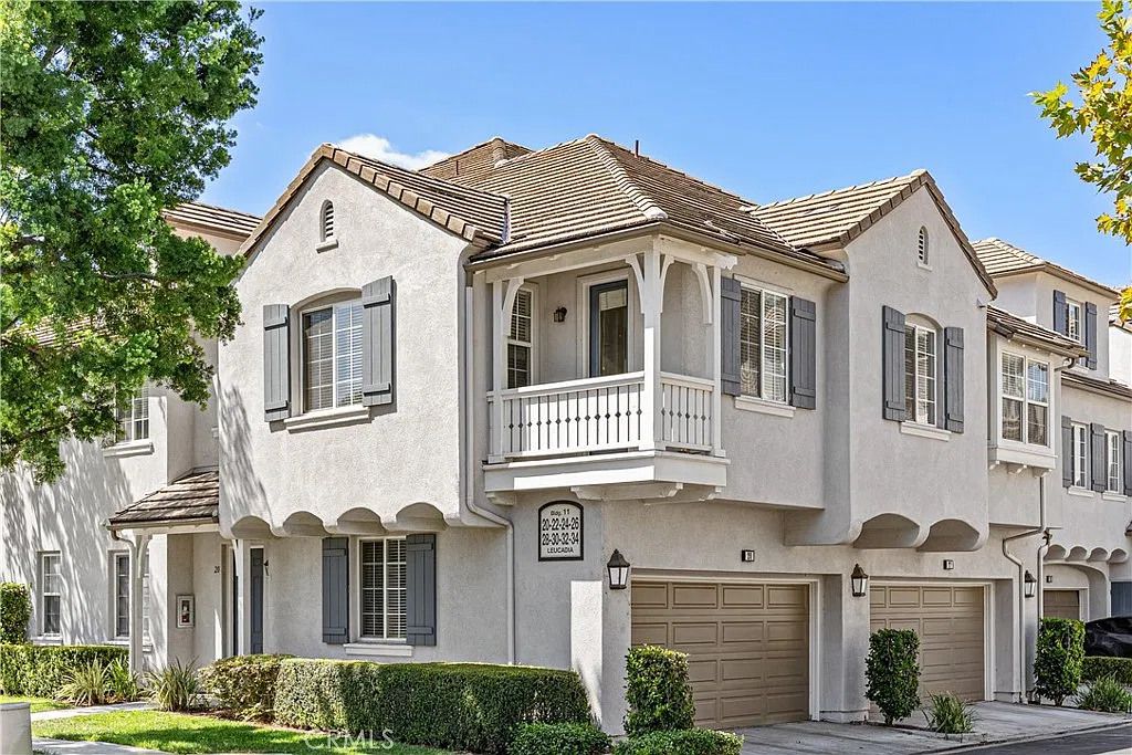 2 bed, 1383 sqft, $3,350 — Photo 3