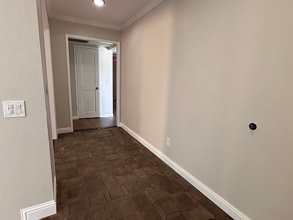 4th image of 341 W Warner Ave