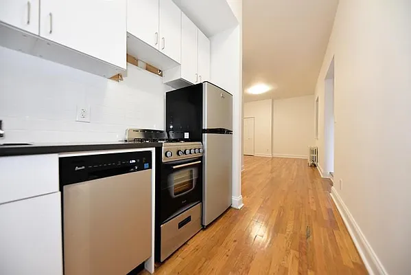 Rented by Buchbinder & Warren | media 14