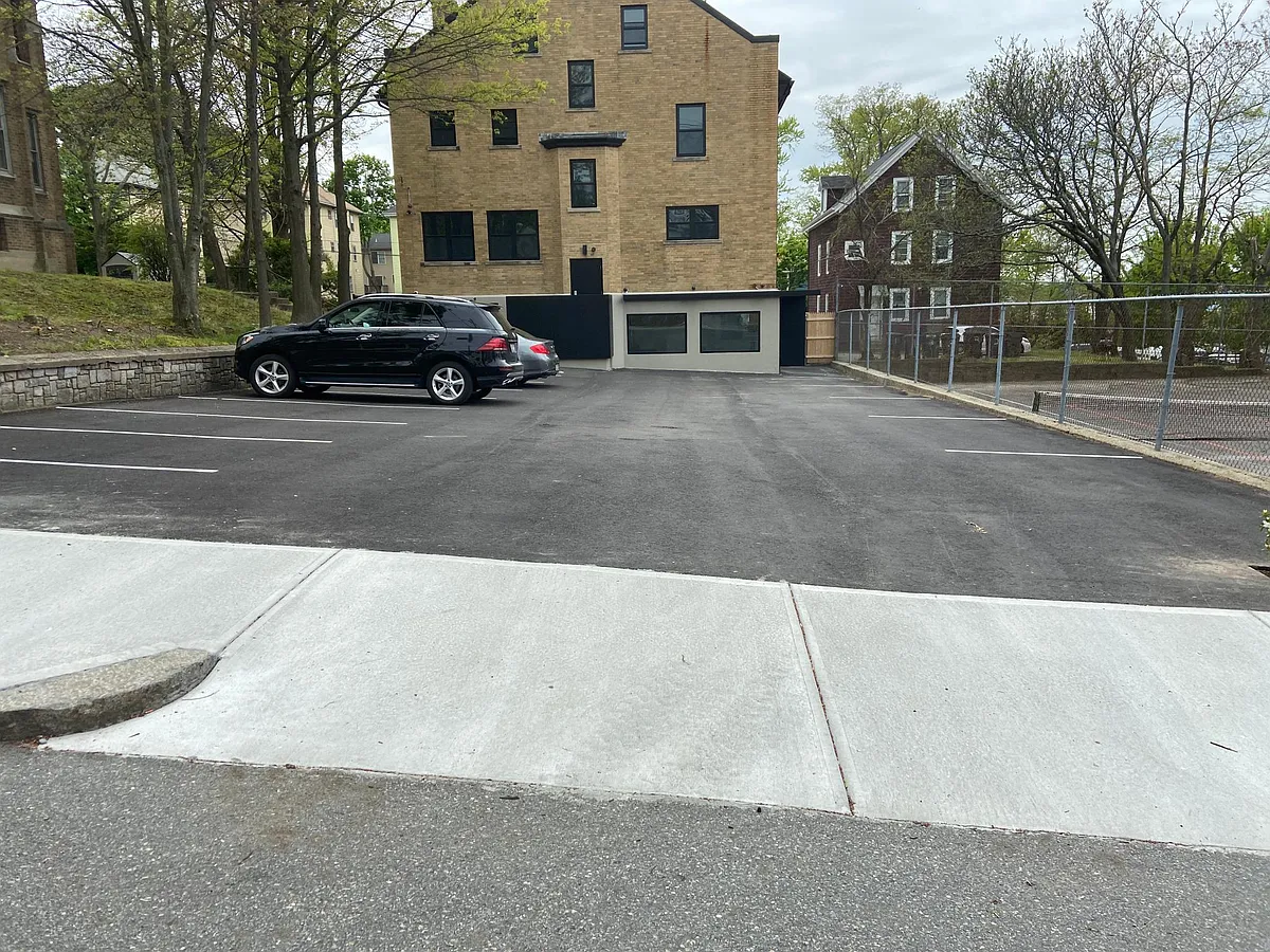 Building Photo - 18 8th St #402