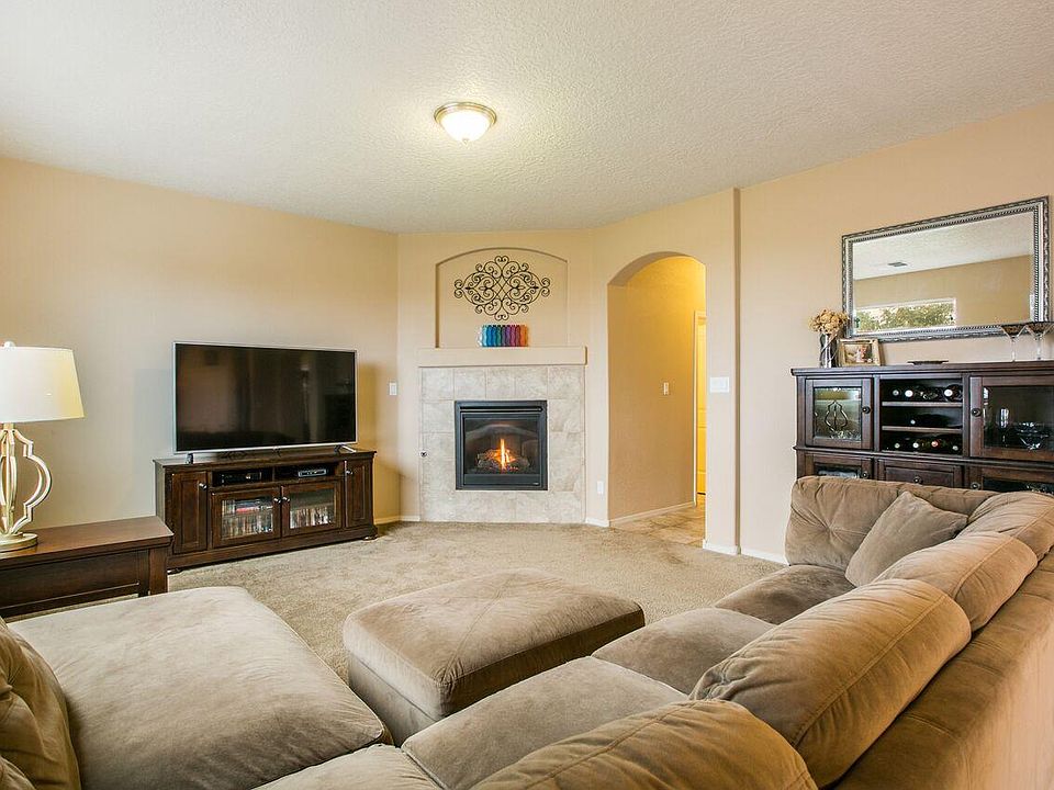 1st image of 2011 Pleasanton Dr SE