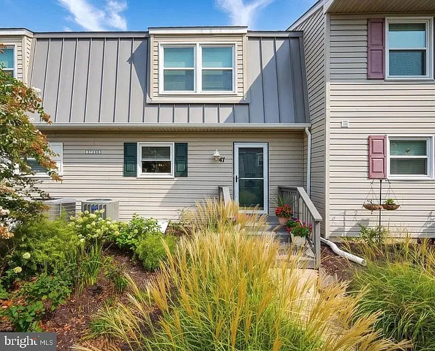 3 bed, 2.5 bath, 1500 sqft, $2,500 — Photo 2